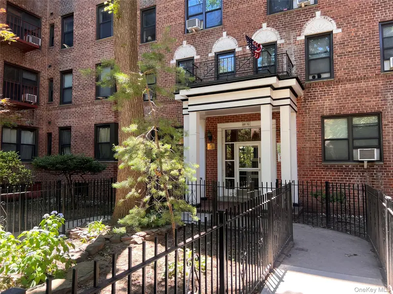 88-10 34 AVE #6A, Jackson Heights, NY 11372