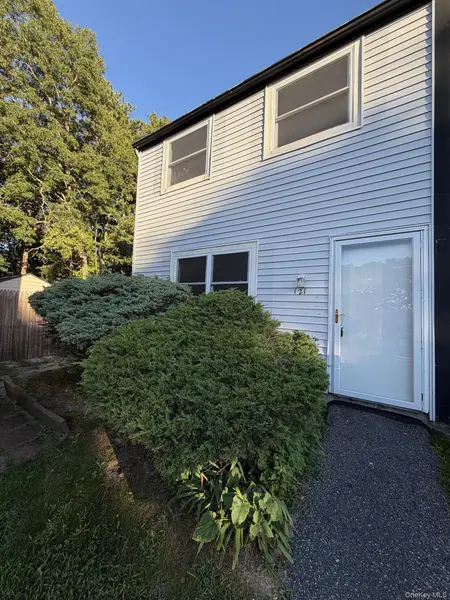 121 hill SPUR #121, Calverton, NY 11933