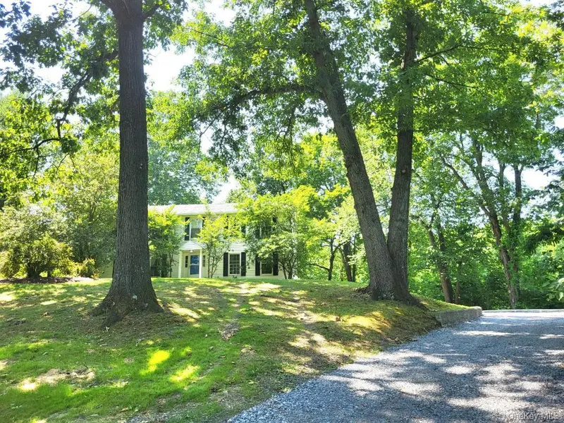 15 Blue Jay DR, Newburgh, NY 12550