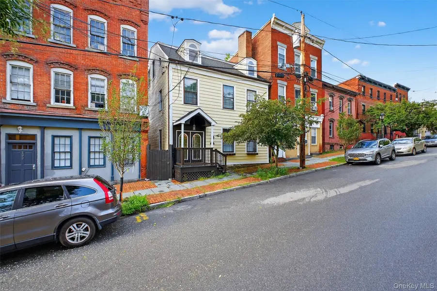181 Union ST, Poughkeepsie, NY 12601