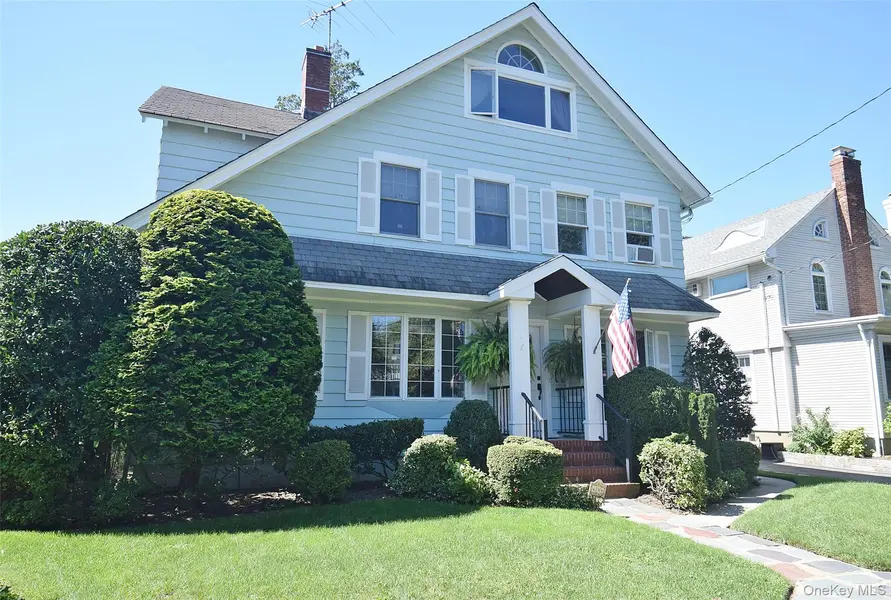 4144 Westmoreland ST, Little Neck, NY 11363
