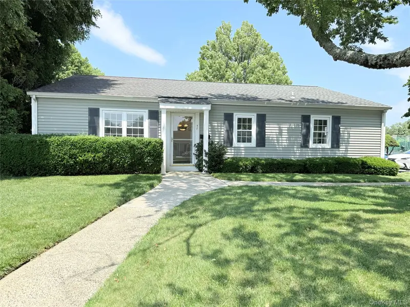58 Harbor RD, Amityville, NY 11701