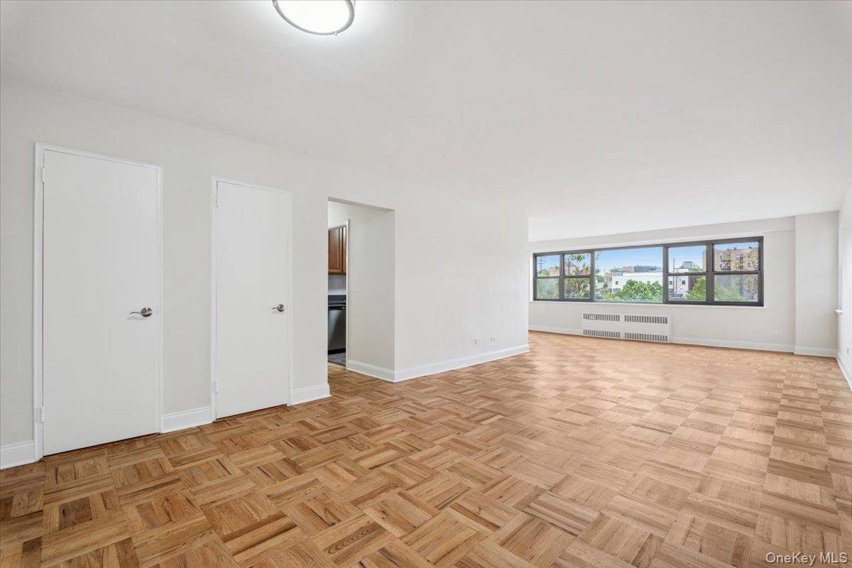 2 Washington SQ #1G, Larchmont, NY 10538
