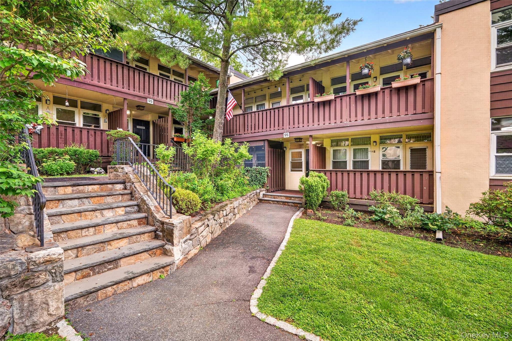 95 Wiltshire RD #C 16, Scarsdale, NY 10583