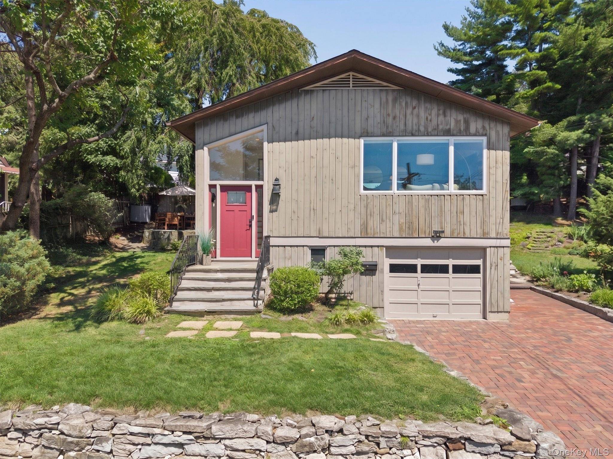 12 Livingston AVE, Dobbs Ferry, NY 10522