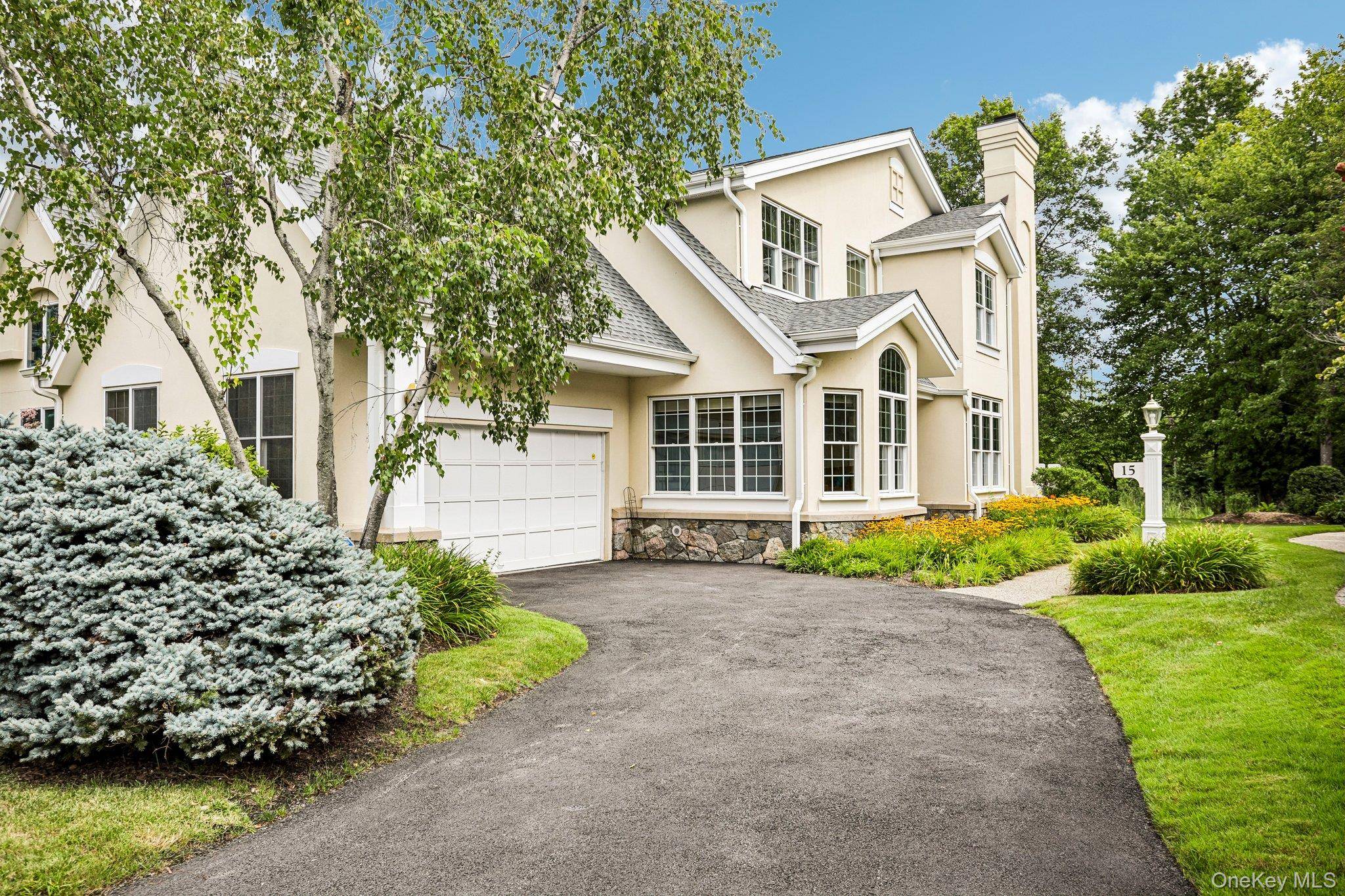 15 Doral Greens DR, Rye Brook, NY 10573