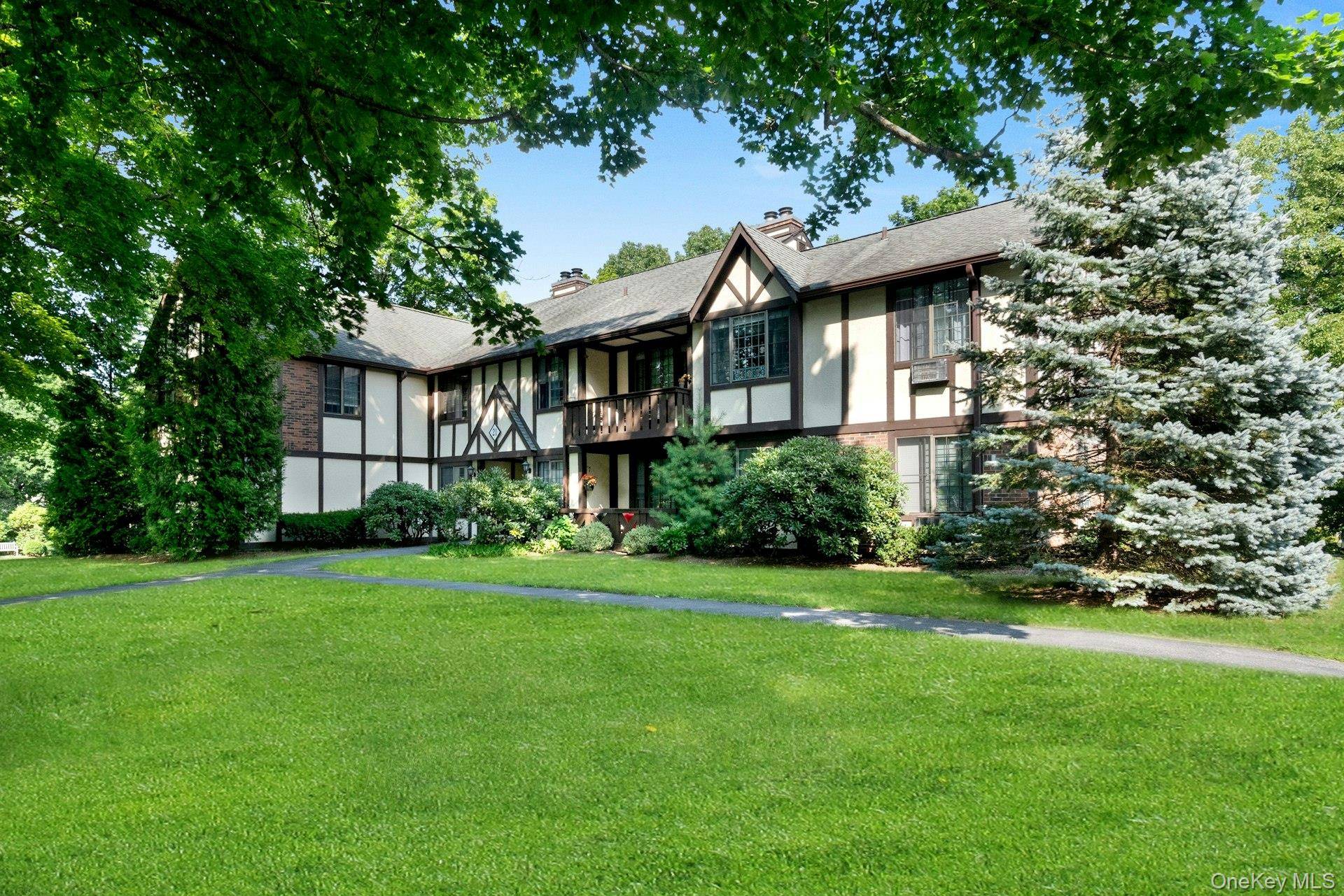21 Foxwood DR #2, Pleasantville, NY 10570