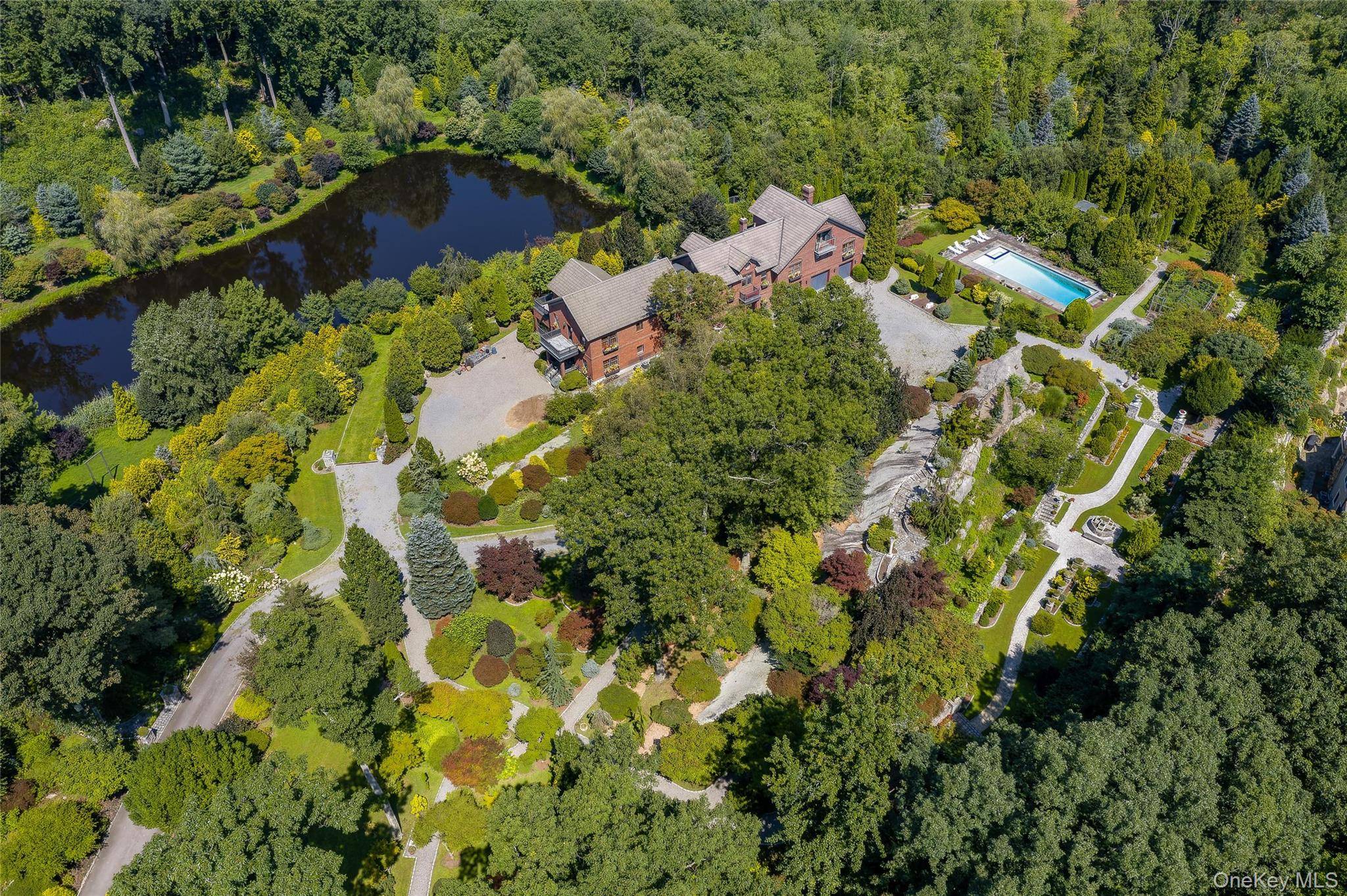 25 Edgar RD, Armonk, NY 10504