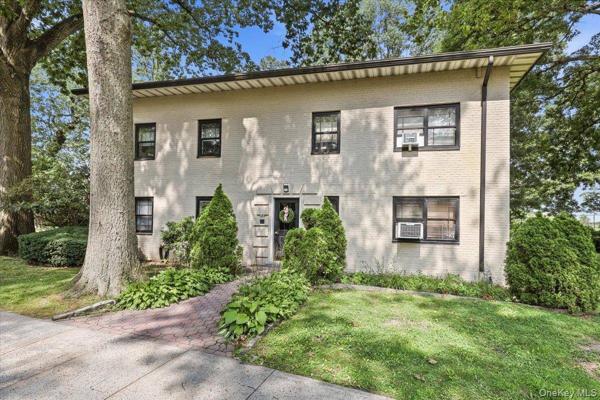 5 Whitehall RD #1L, Eastchester, NY 10709