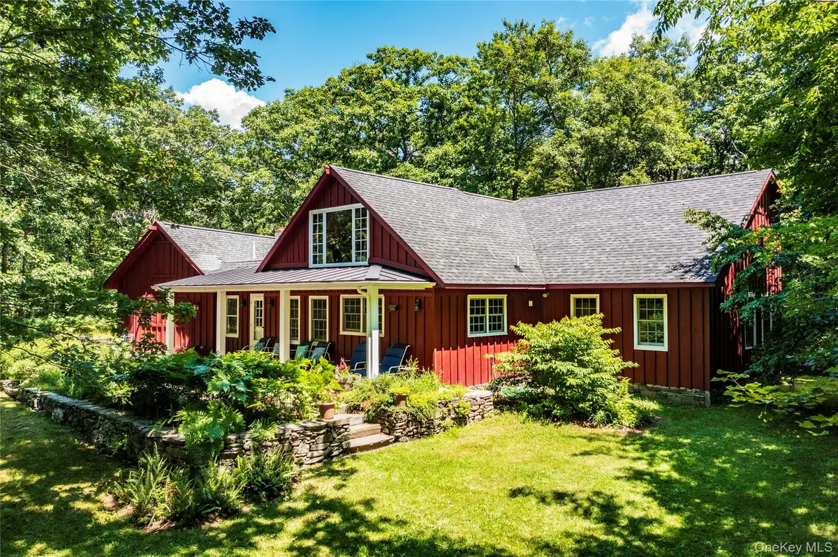 695 Wolf Hill RD, Hillsdale, NY 12529
