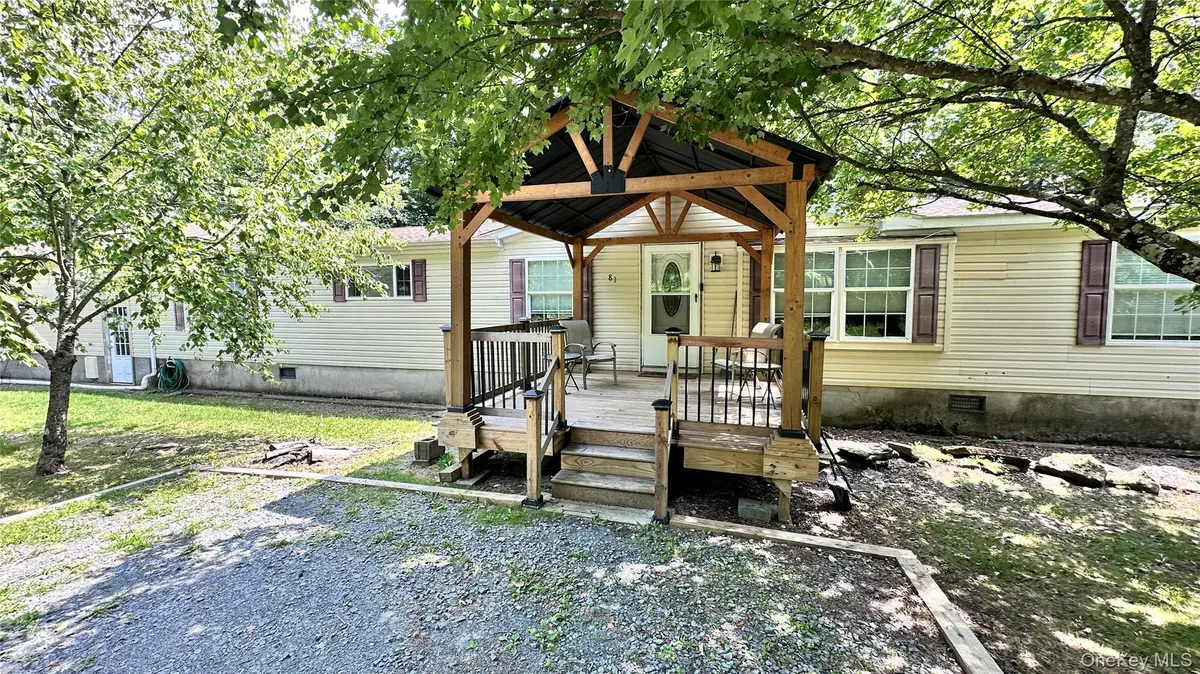 81 Lindholm RD, Hurleyville, NY 12747