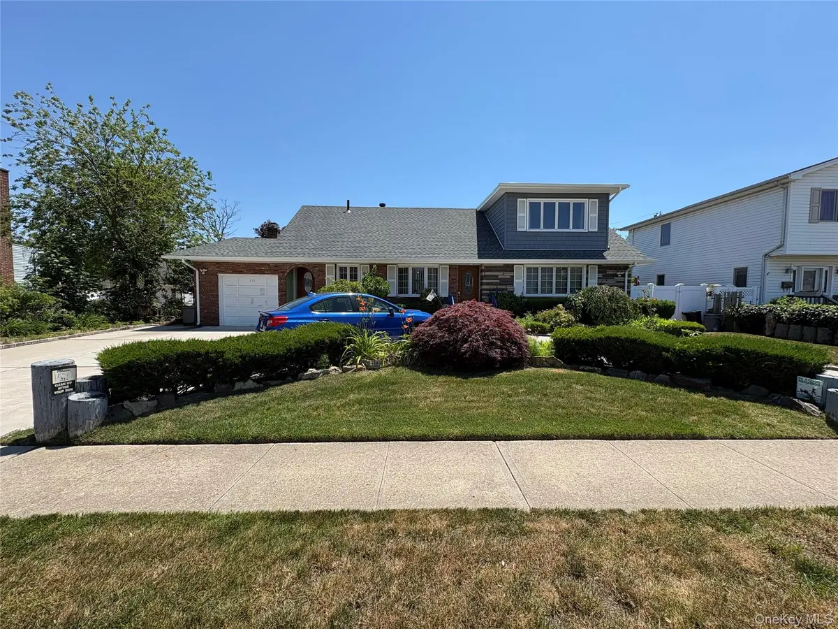 113 Parma RD, Island Park, NY 11558