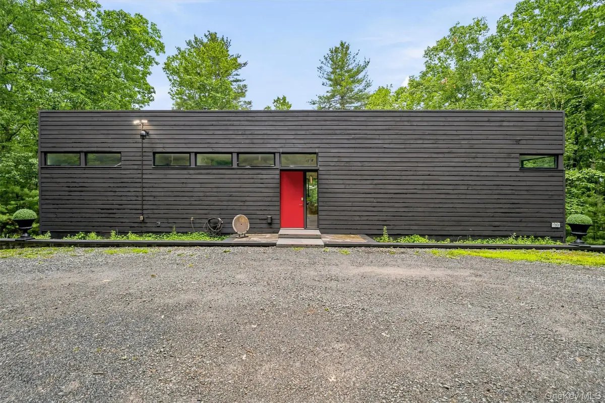 194 Mapes RD, Barryville, NY 12719