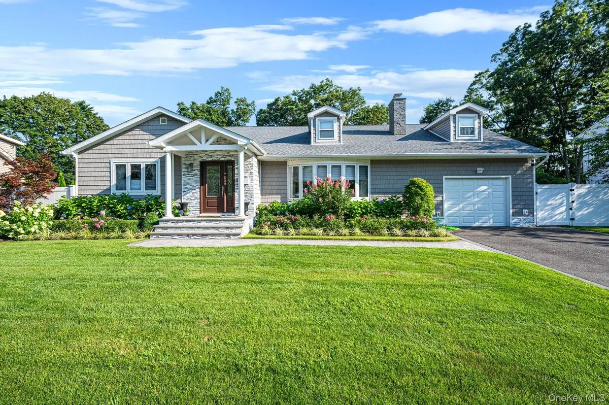 61 Lauren AVE, Dix Hills, NY 11746