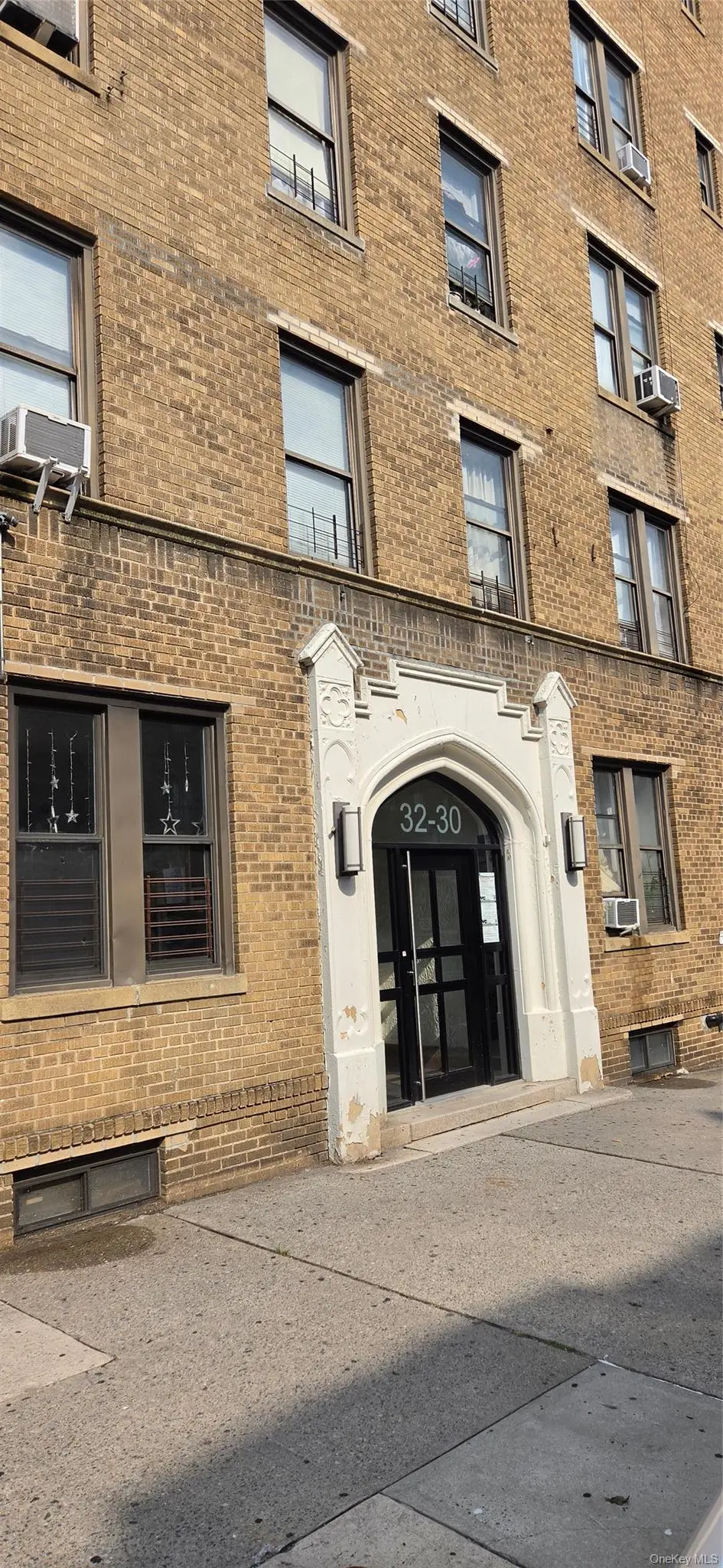 32-30 93 ST #C8, East Elmhurst, NY 11369