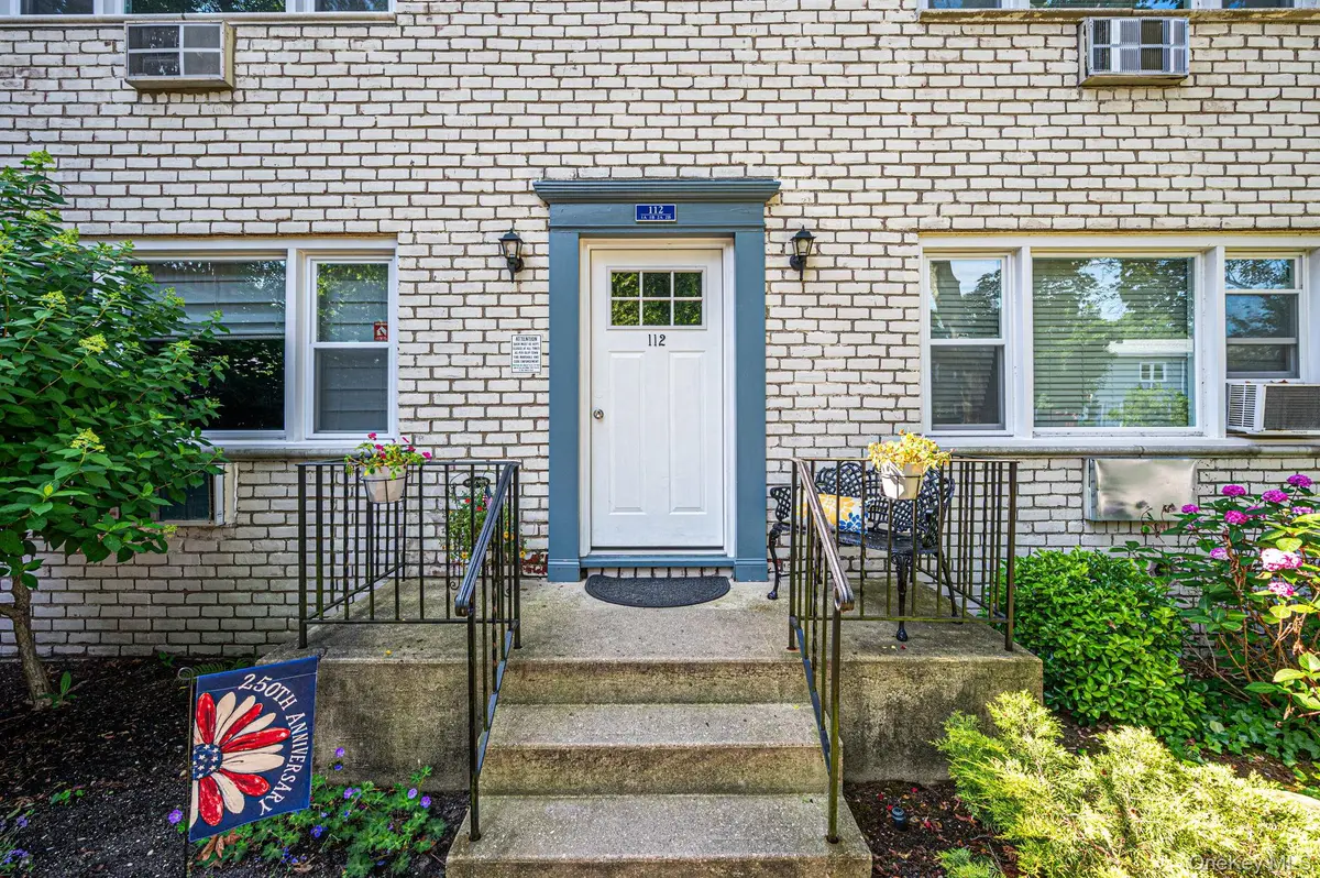 112 Cardinal LN #2A, Islip, NY 11751