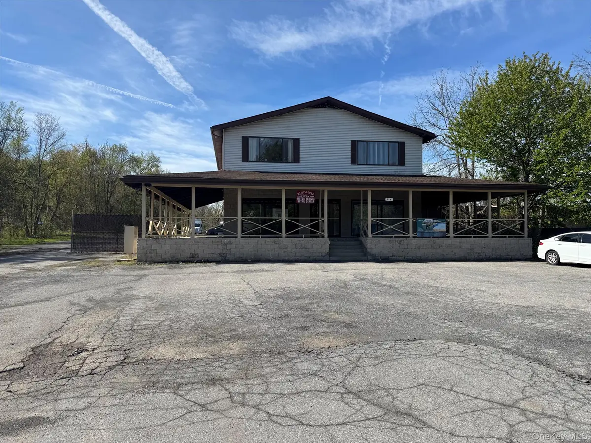 228 Meyers Corner RD #7, Wappingers Falls, NY 12590