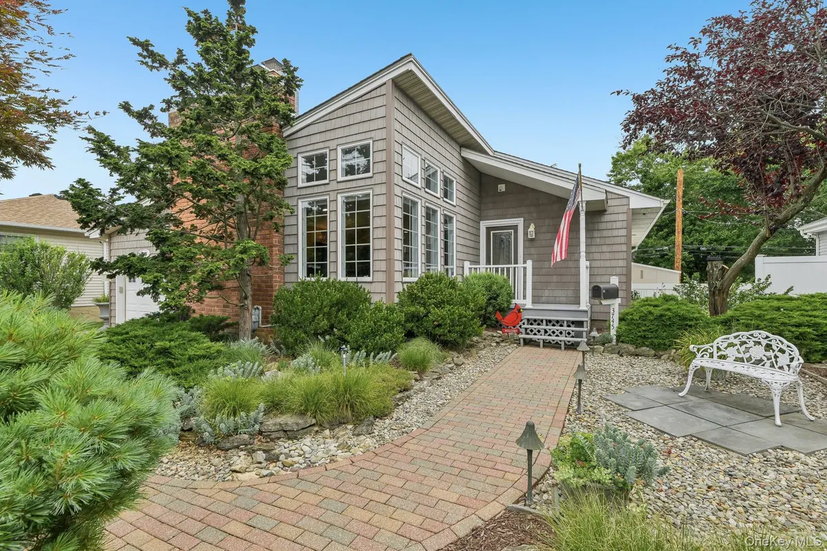 3745 Locust AVE, Seaford, NY 11783