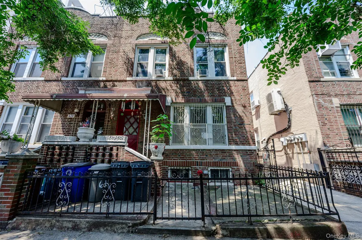 618 E 2nd ST, Brooklyn, NY 11218