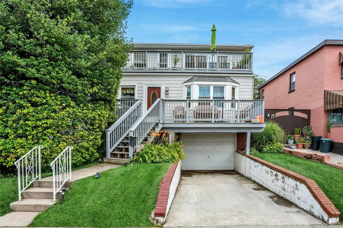 623 W Park AVE, Long Beach, NY 11561