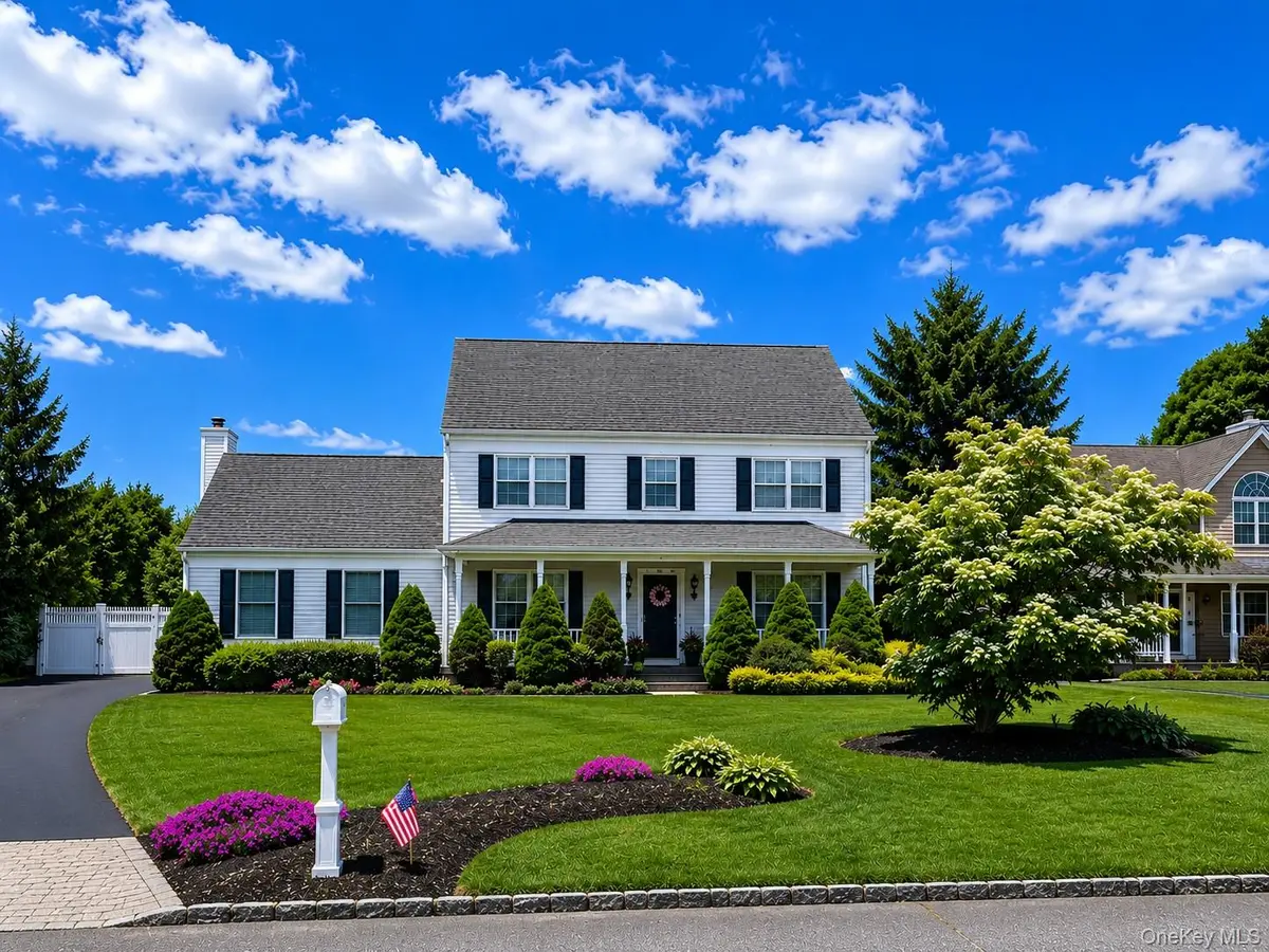 91 Tallmadge TRL, Miller Place, NY 11764