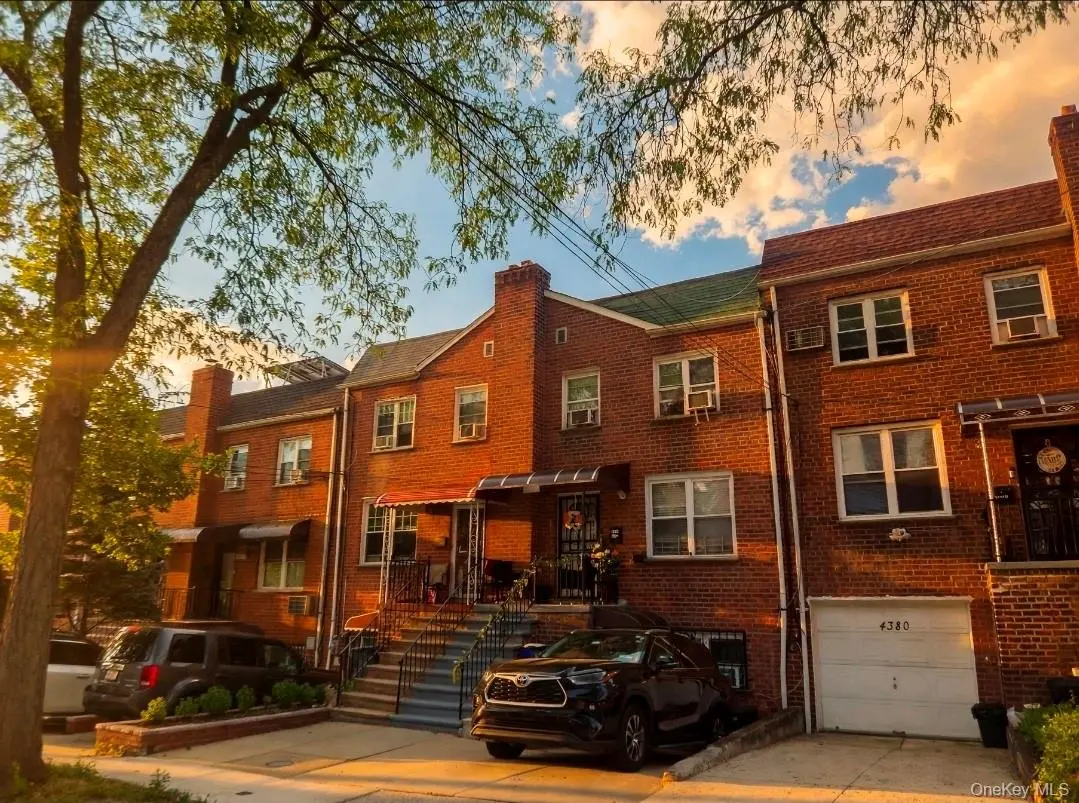 4382 Byron AVE, Bronx, NY 10466