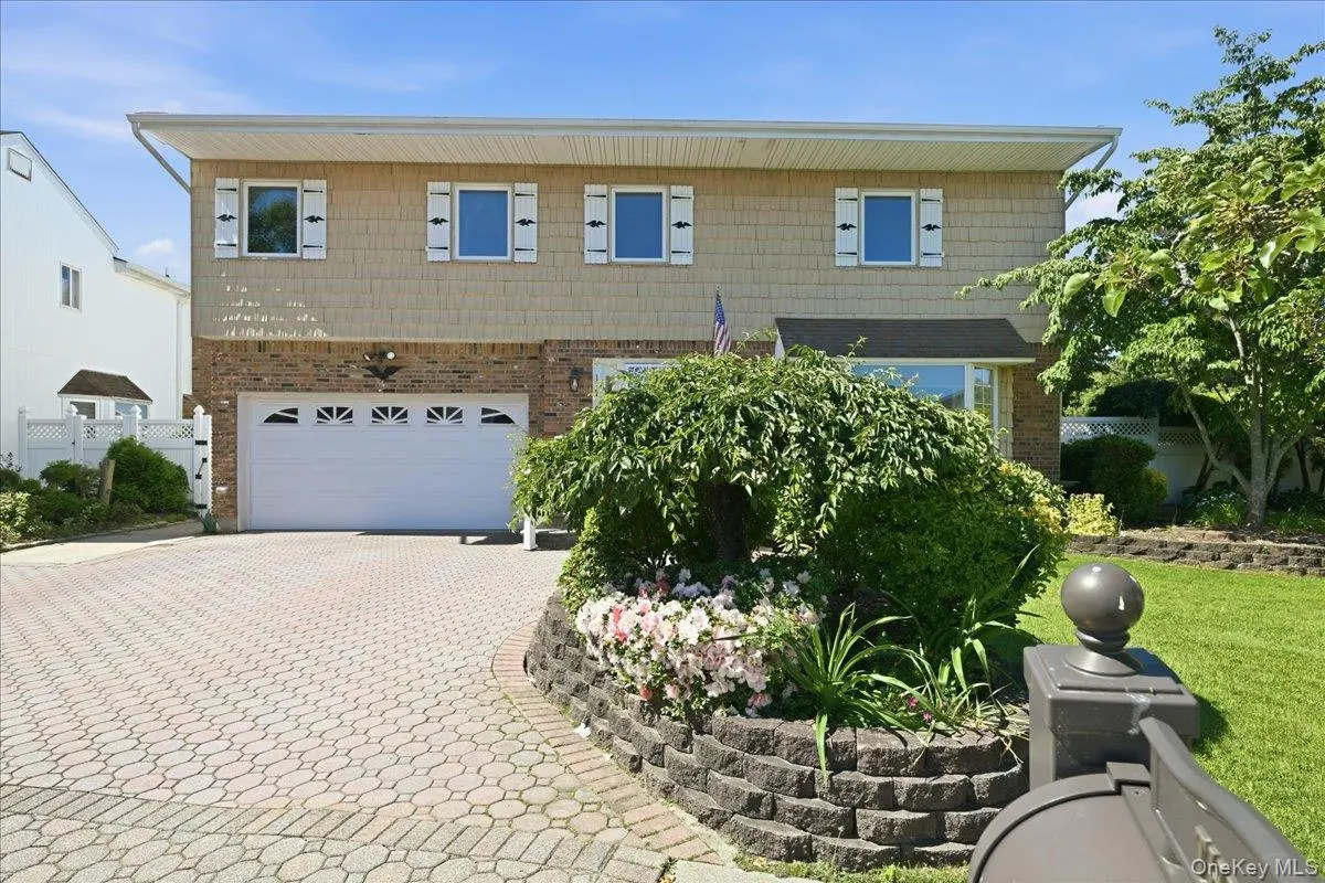 117 Melanie DR, East Meadow, NY 11554