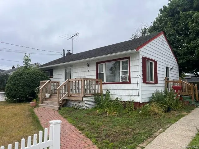 Address not disclosed, Amityville, NY 11701