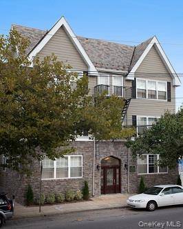 1240 W Broadway #L, Hewlett, NY 11557