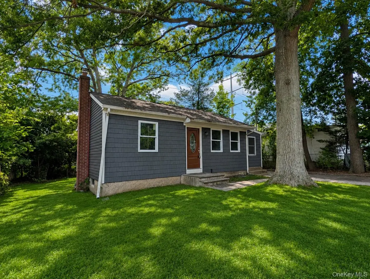 52 King RD, Rocky Point, NY 11778