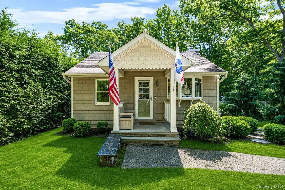 73 Panamoka TRL, Ridge, NY 11961