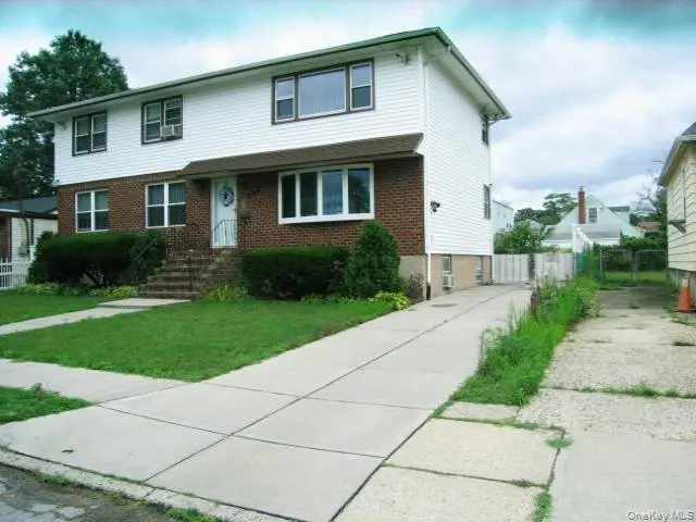 Address not disclosed, Elmont, NY 11003