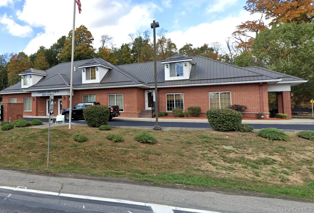 819 Little Britain RD, New Windsor, NY 12553