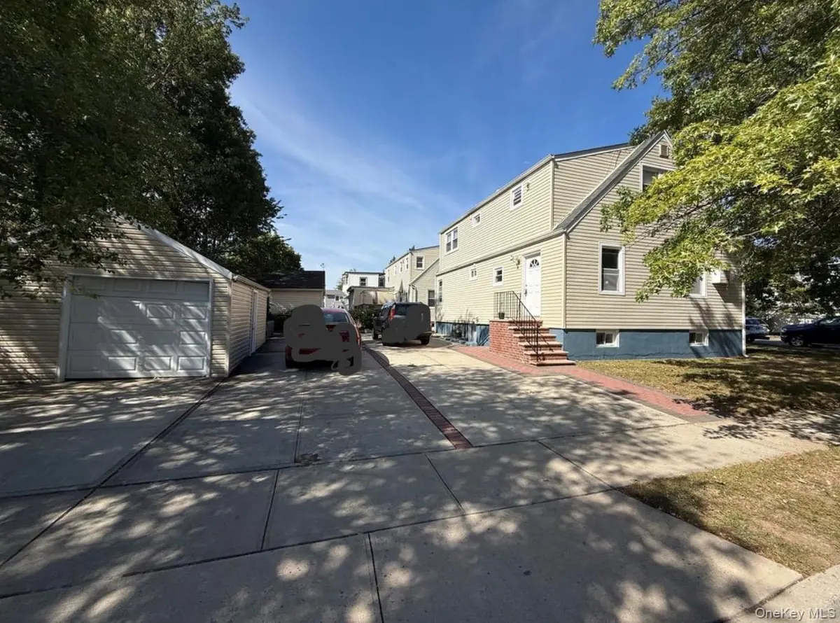 134 Scranton AVE, Lynbrook, NY 11563