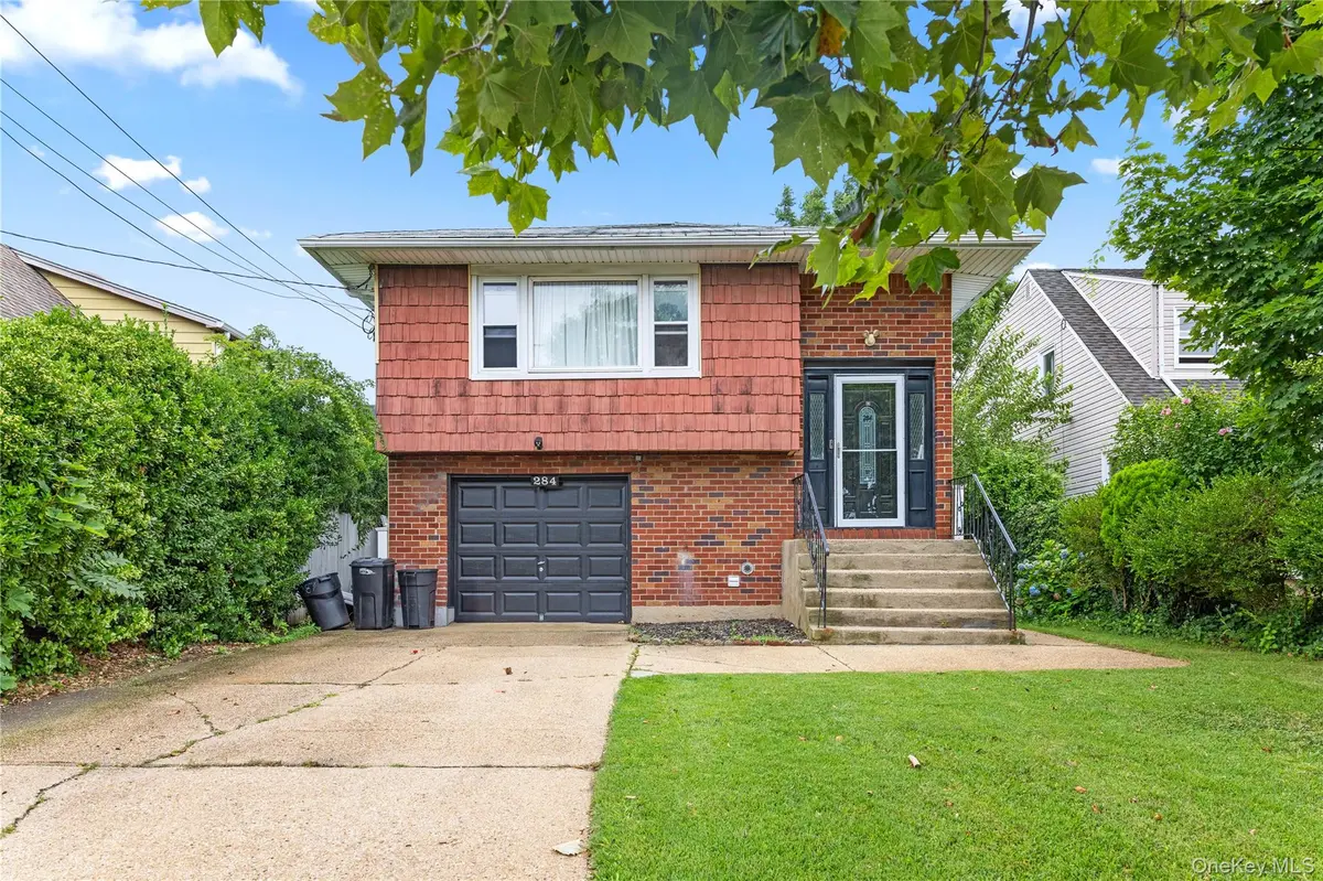 284 Baldwin RD, Hempstead, NY 11550