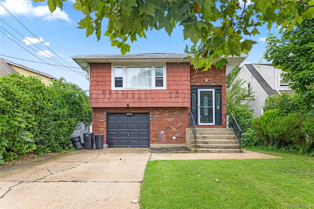 284 Baldwin RD, Hempstead, NY 11550