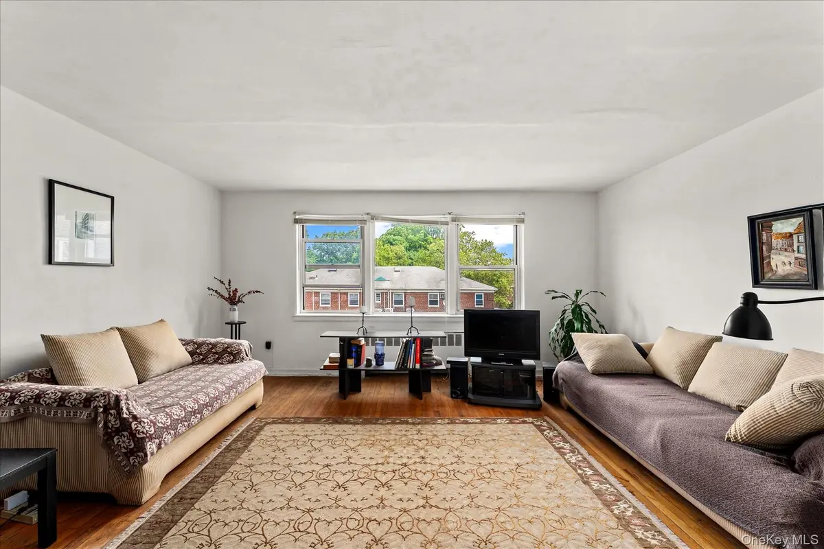 138-29 68th DR #3C, Kew Garden Hills, NY 11367