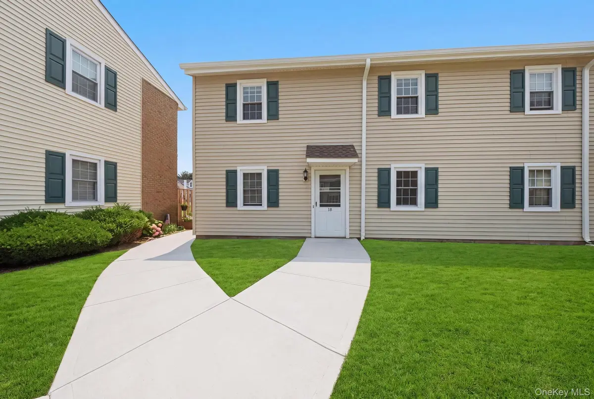 215 E Main ST #10, East Islip, NY 11730