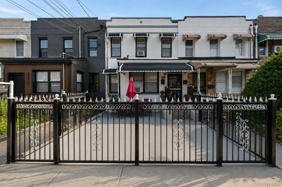 960 E 221st ST, Bronx, NY 10469