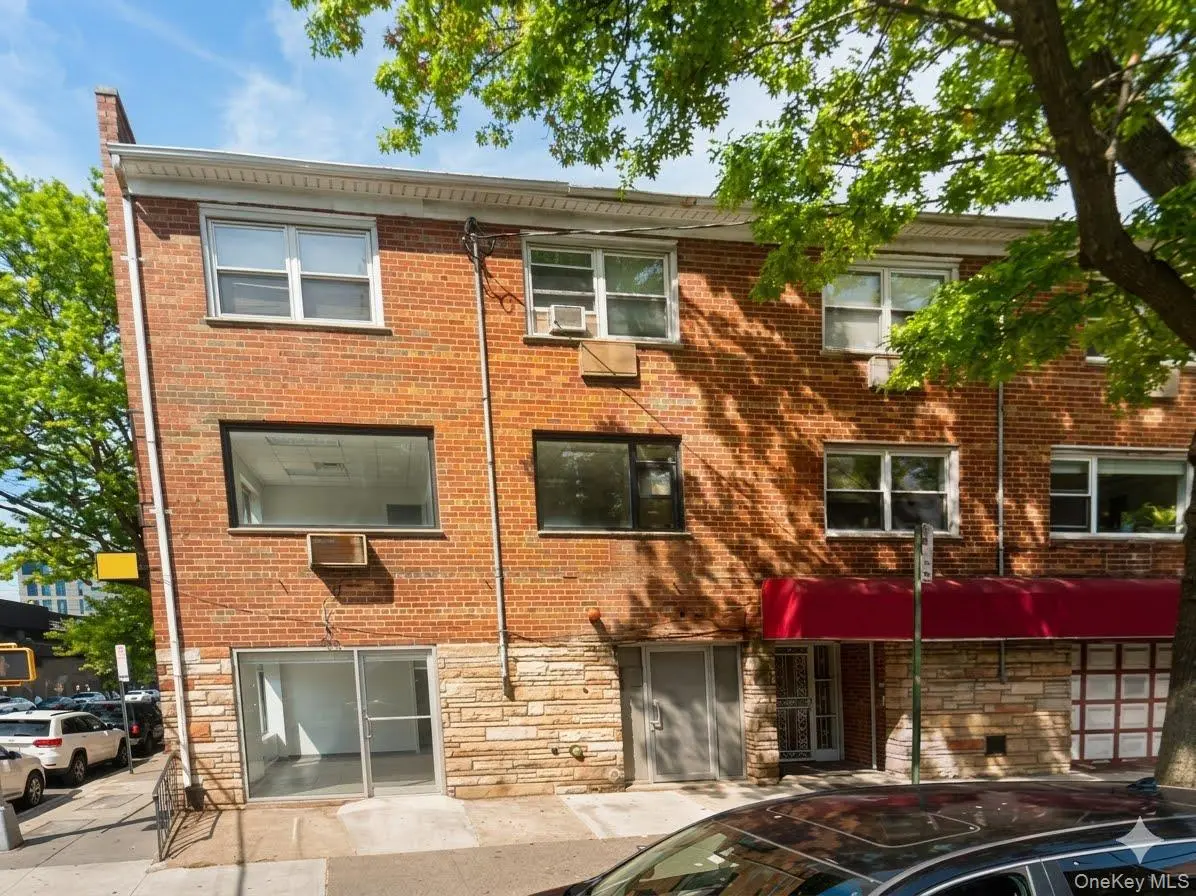 142-01 37th AVE, Flushing, NY 11354