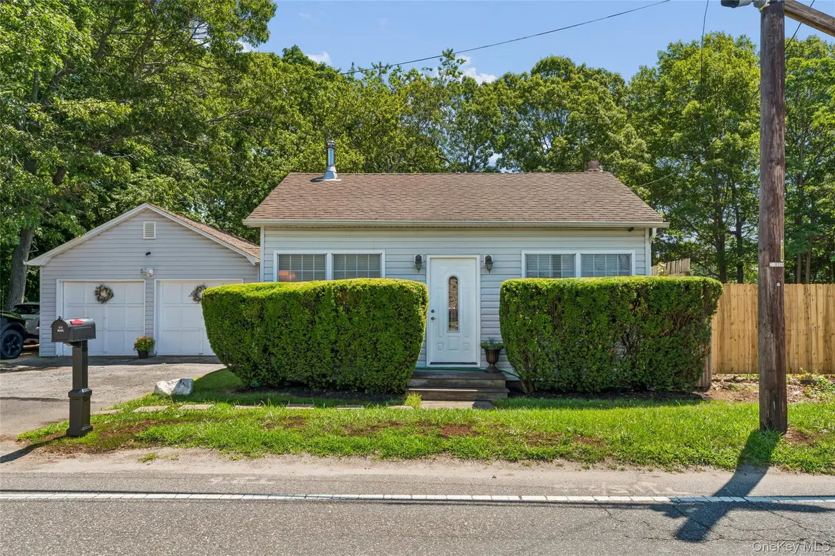 487 Mastic RD, Mastic Beach, NY 11951