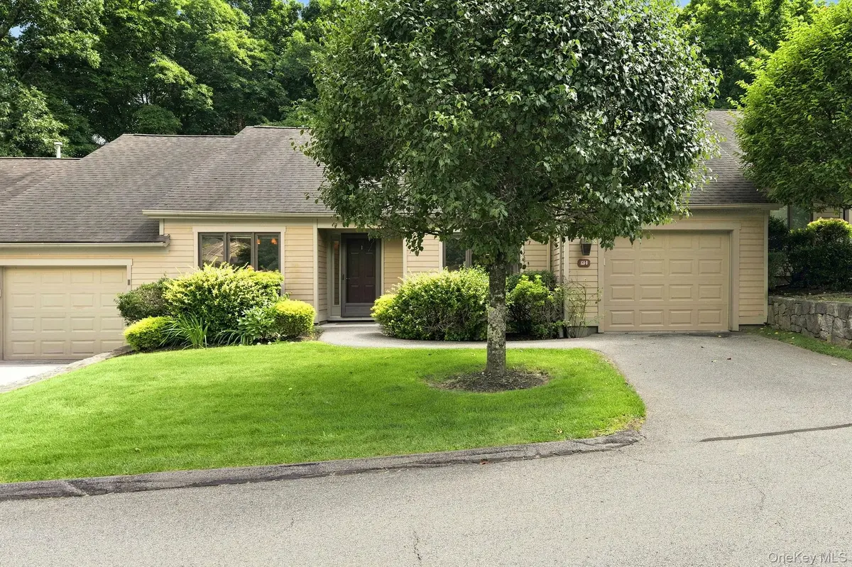 828 Heritage HLS #B, Somers, NY 10589