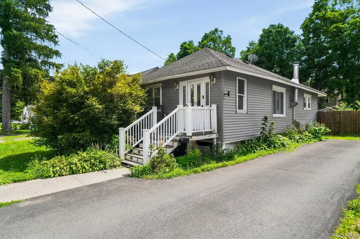 17 Lincoln ST, Ellenville, NY 12428