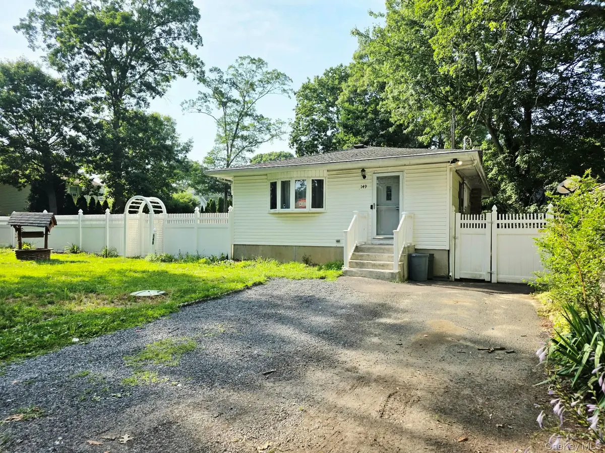 149 Moriches AVE, Mastic, NY 11950