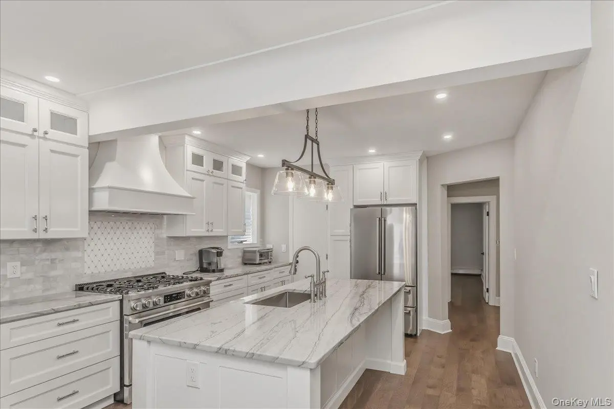 155 Carman AVE, East Rockaway, NY 11518