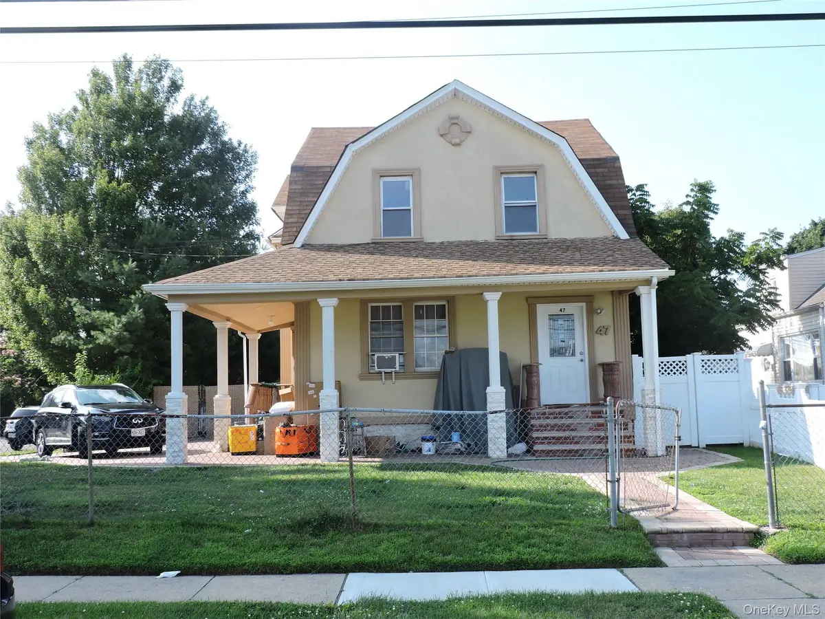 47 Hillside AVE, Freeport, NY 11520