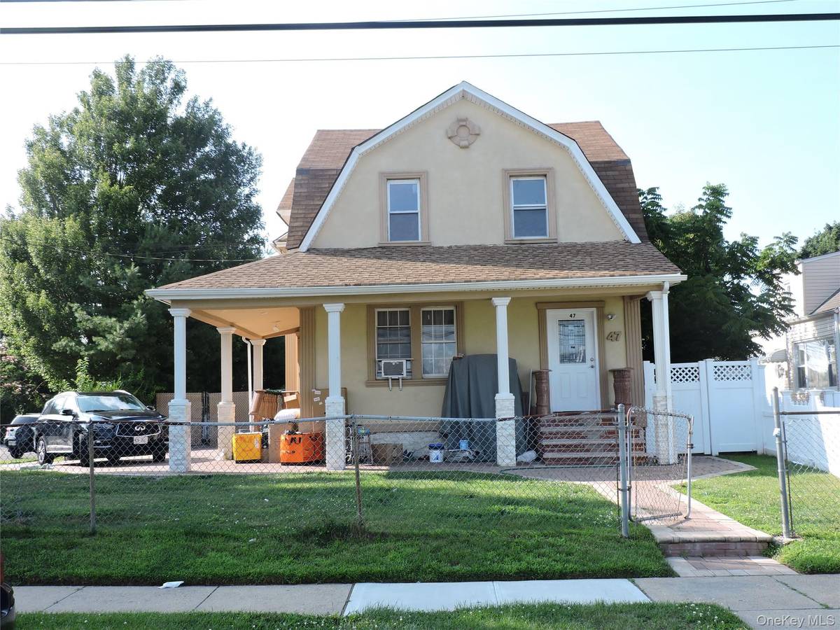 47 Hillside AVE, Freeport, NY 11520