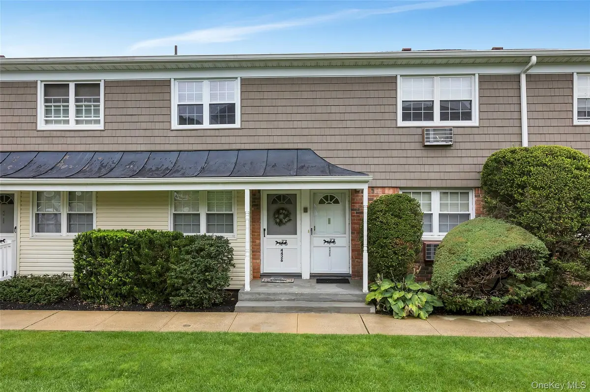 4425 Wilshire #4425, Oakdale, NY 11769