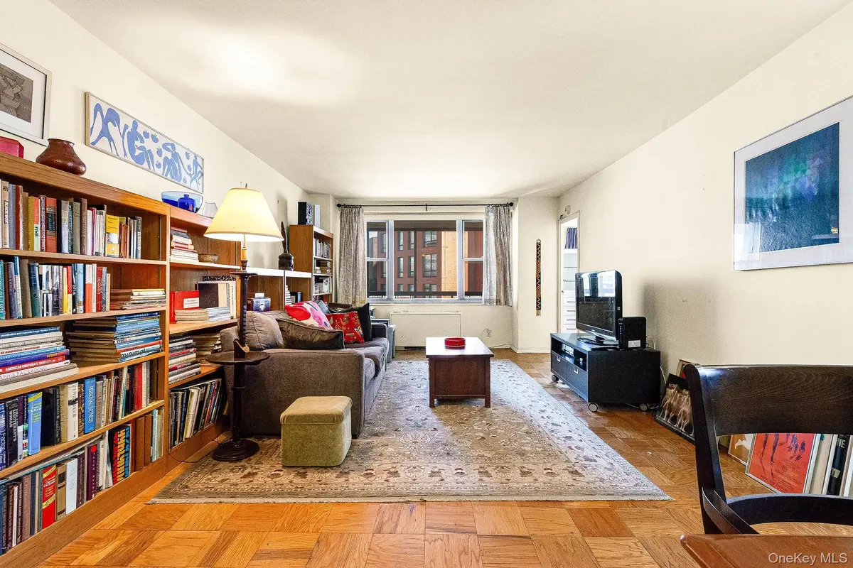 70-25 Yellowstone Blvd Yellowstone BLVD #4D, Forest Hills, NY 11375