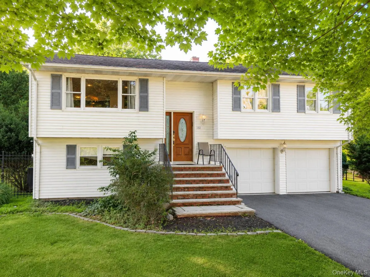132 Hilltop RD, Monroe, NY 10950